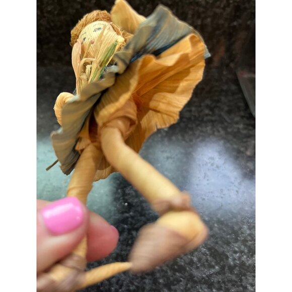 Vintage Handmade Corn Husk Doll 2 Layer Blue Beige Skirt Holding Flower Bouquet - Picture 9 of 9